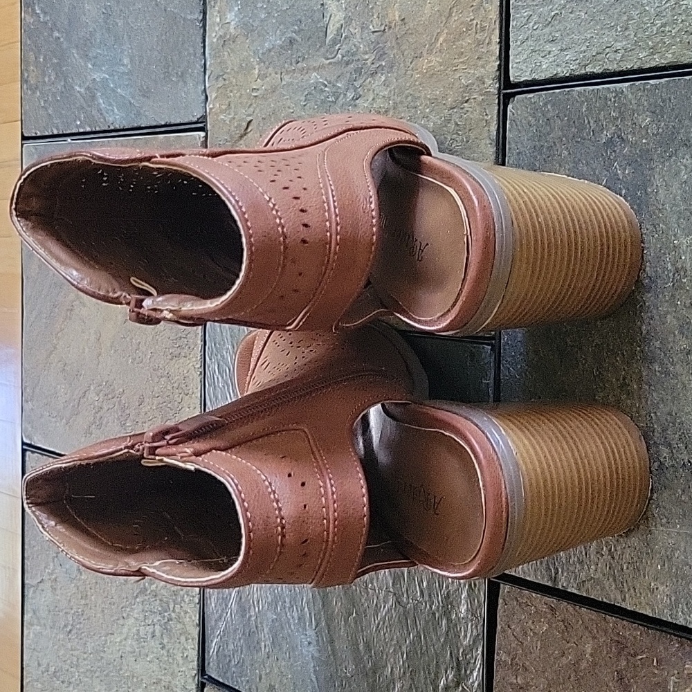 A Rider Girl Booties, Brown, 7.5 - Picture 4 of 13